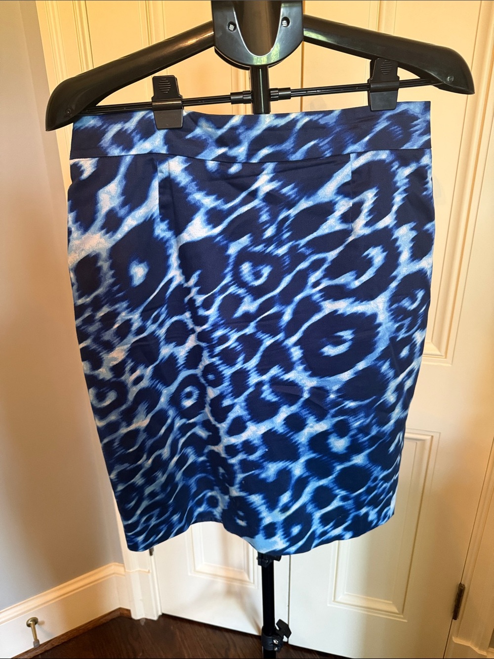 Calvin Klein Navy and Light Blue Animal-Print Pencil Skirt